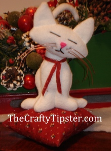 Read more about the article Felt Stuffed Cat